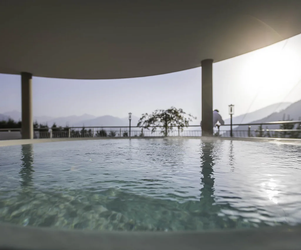 Vacanza nel nostro hotel con piscina a Valdaora