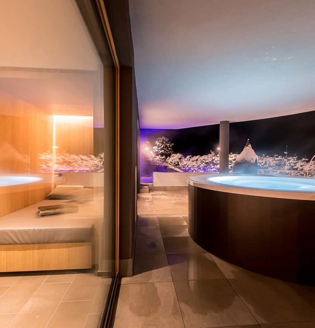 Vacanza nel nostro hotel con piscina a Valdaora