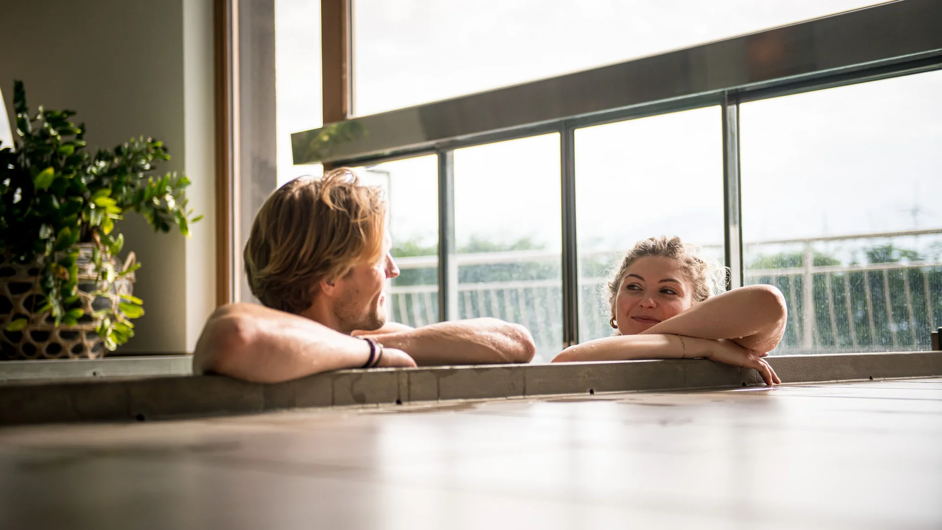 Vacanza nel nostro hotel con piscina a Valdaora