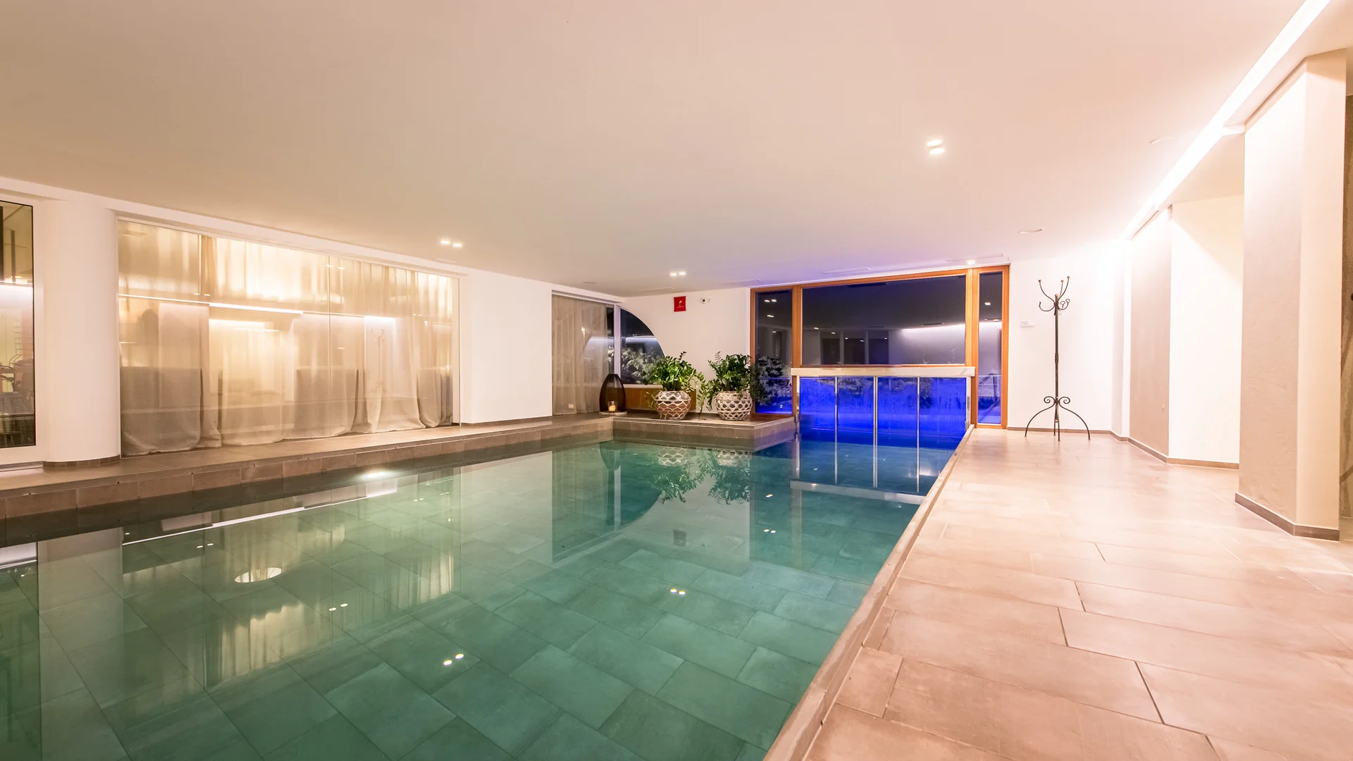 Vacanza nel nostro hotel con piscina a Valdaora