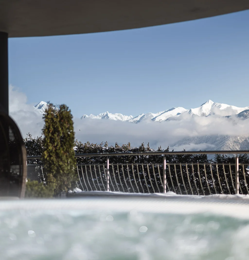 Vacanza nel nostro hotel con piscina a Valdaora