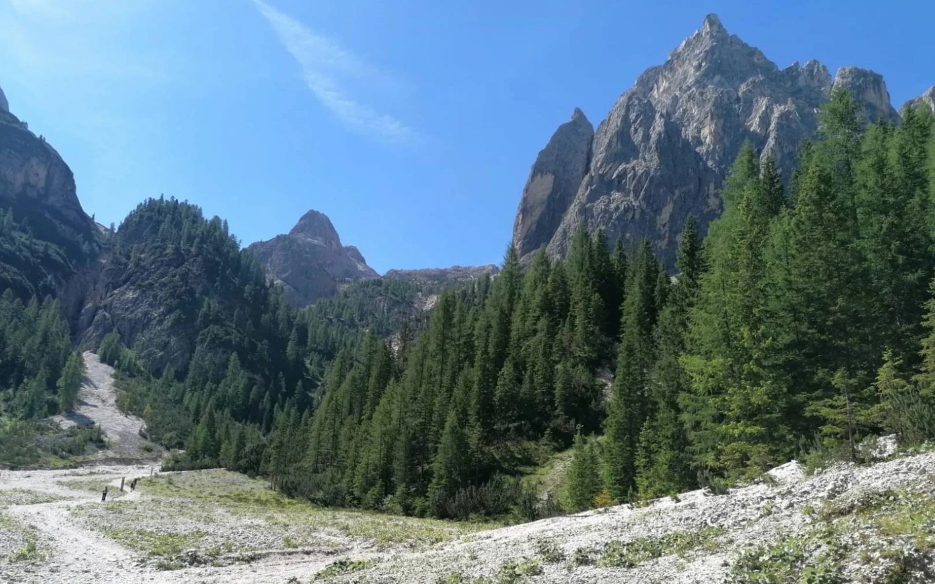 Rifugio Tre Scaperi, Sesto