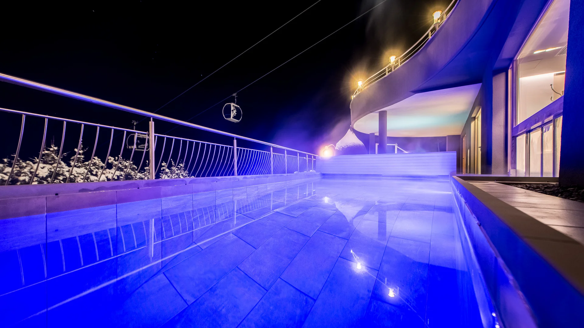 Vacanza nel nostro hotel con piscina a Valdaora