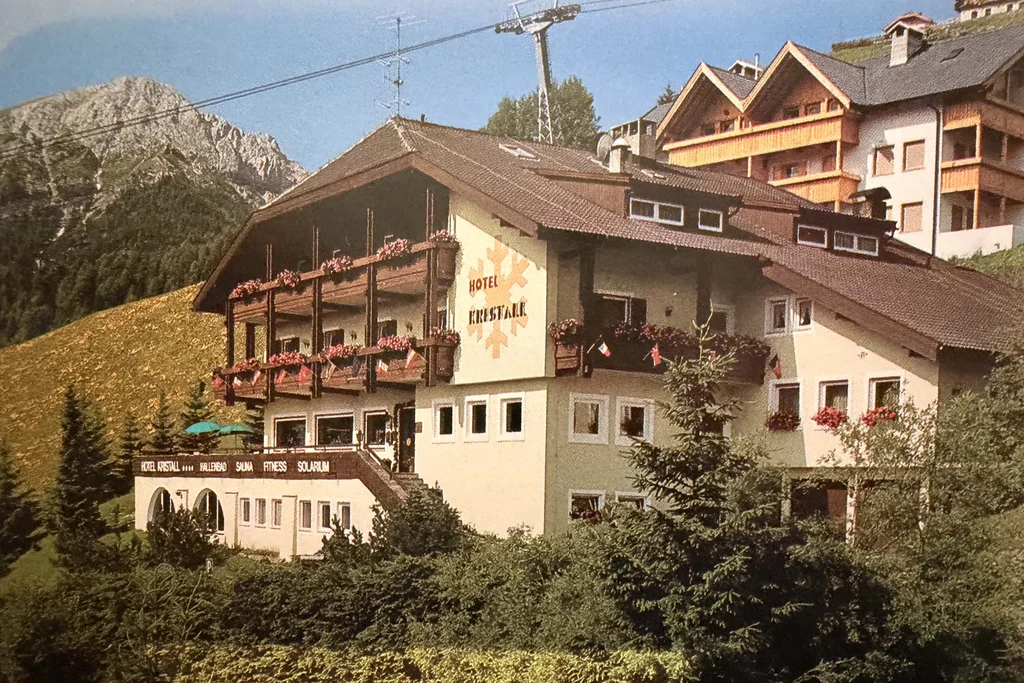 Hotel Kristall: Ihr Rückzugsort in den Dolomiten Hotel Kristall: Ihr Rückzugsort in den Dolomiten