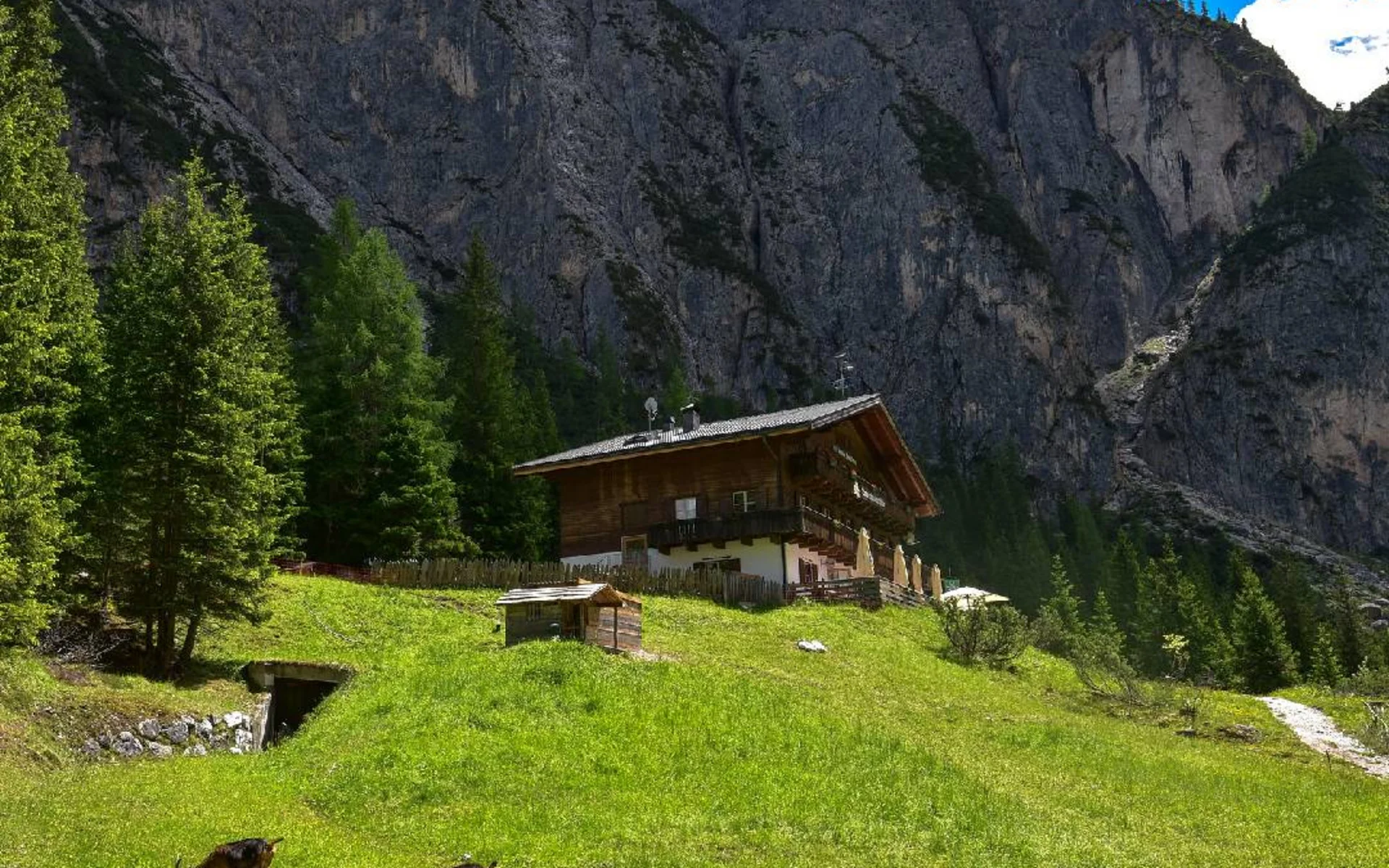 Rifugio Tre Scaperi, Sesto