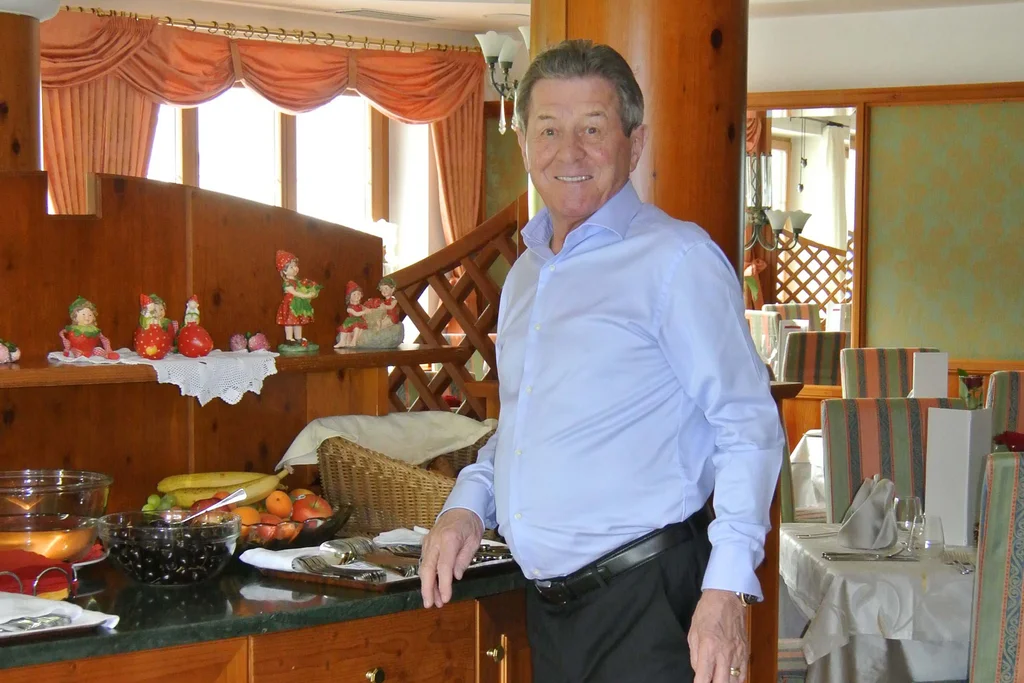 Hotel Kristall: Ihr Rückzugsort in den Dolomiten Hotel Kristall: Ihr Rückzugsort in den Dolomiten