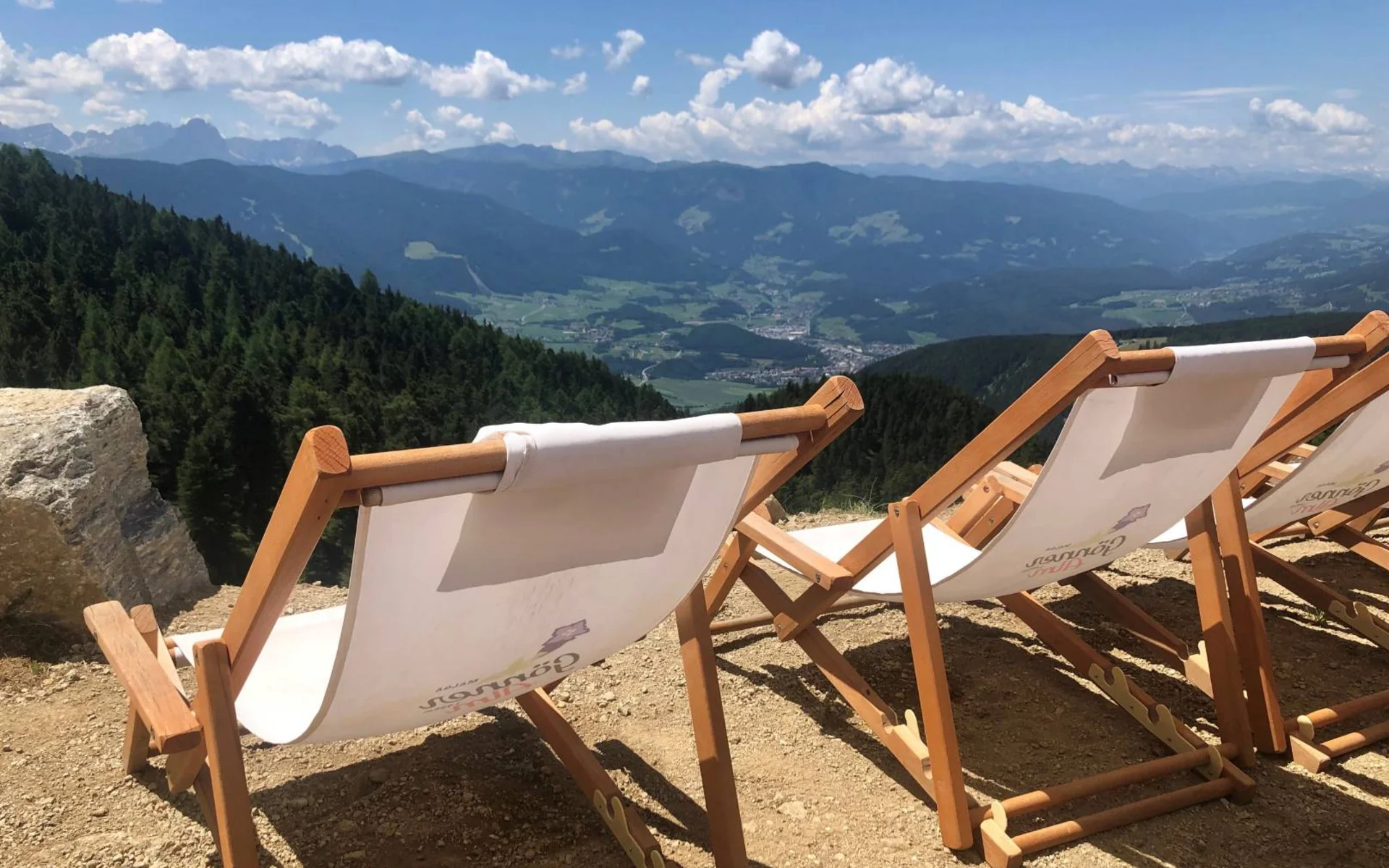 Malga Gönner e Piramidi di terra, Perca Malga Gönner e Piramidi di terra, Perca