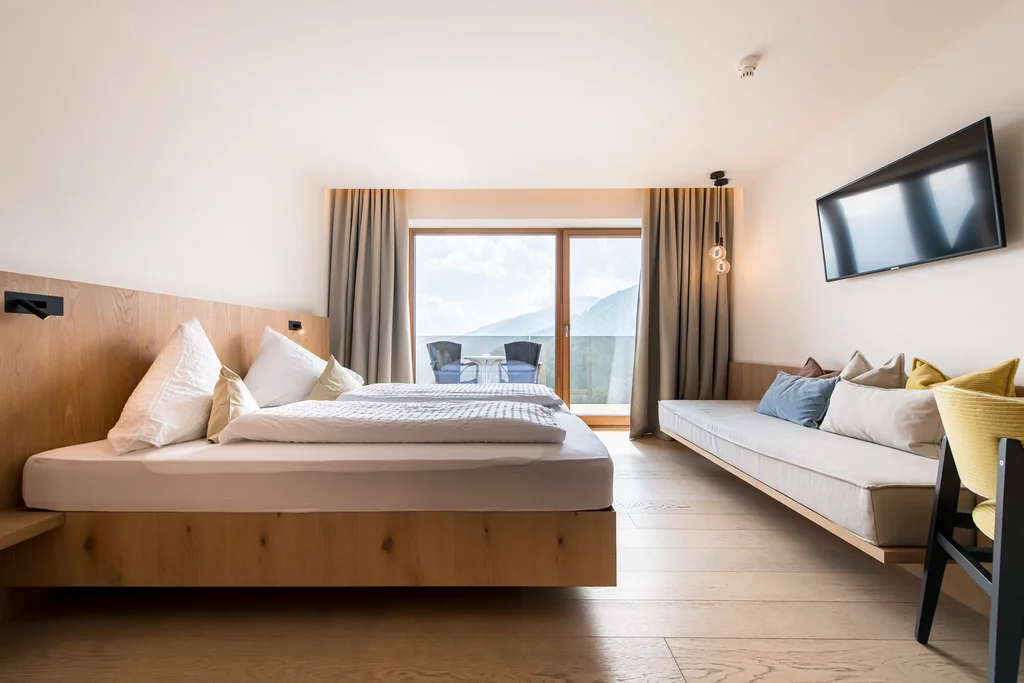 Hotel Kristall: Ihr Rückzugsort in den Dolomiten Hotel Kristall: Ihr Rückzugsort in den Dolomiten